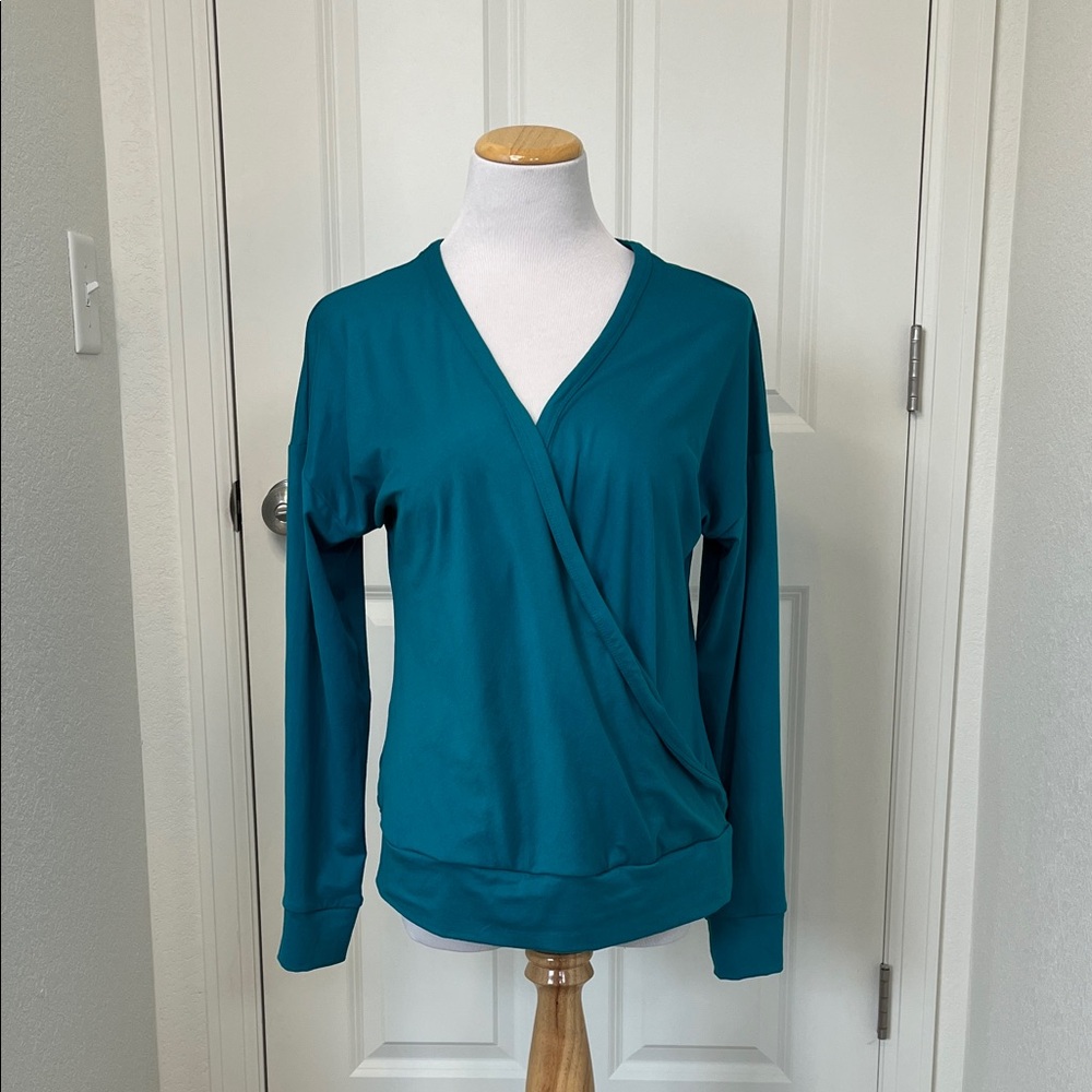 NWT LuLaRoe Rebecca Teal Cross Front Wrap Blouse Medium 8-10